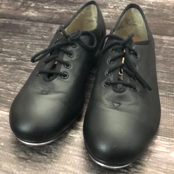 Capezio Shoes - Capezio Tap Shoes Black EUC ⭐️ Women’s Size 7 M